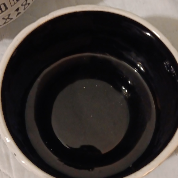 Ceramic bowls for any thing you want to put in them - Picture 3 of 5
